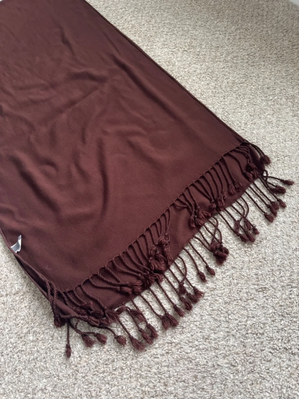 Cape/ scarf/ wrap
